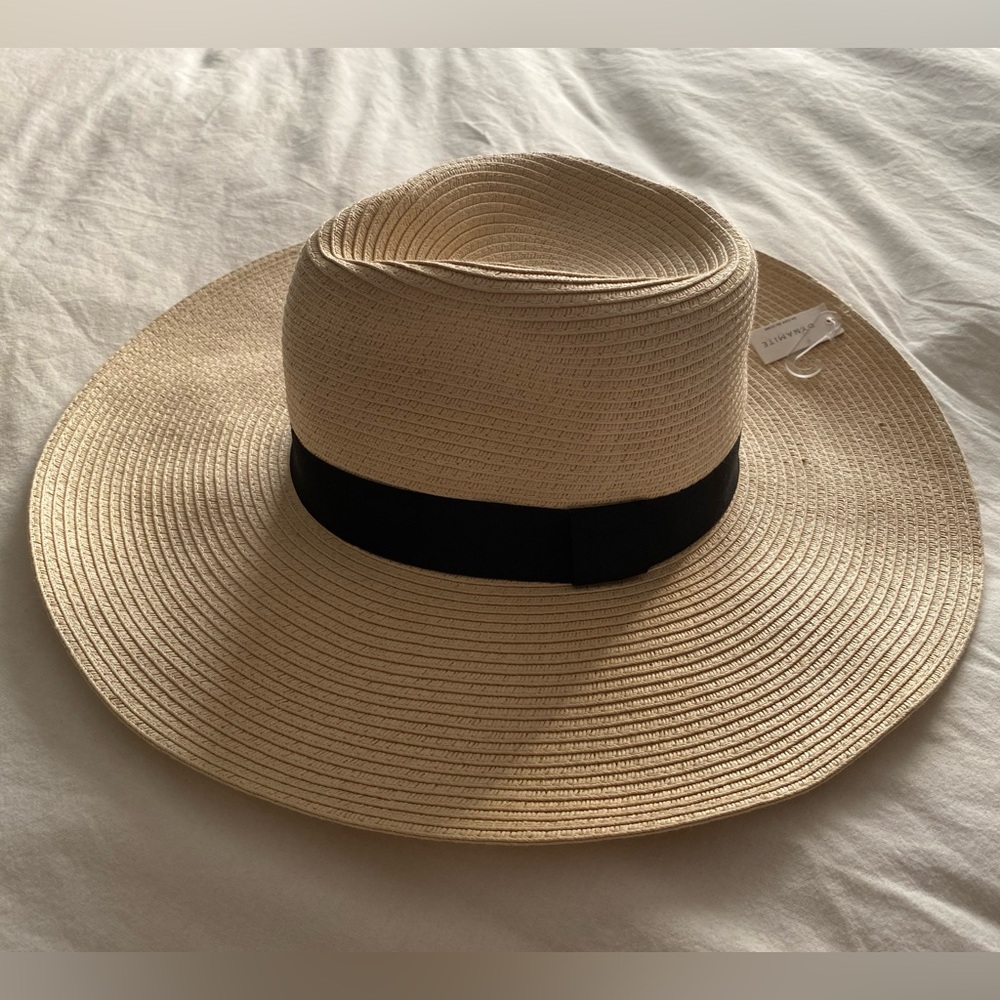 Adorable Dynamite Sun Hat - Picture 3 of 5
